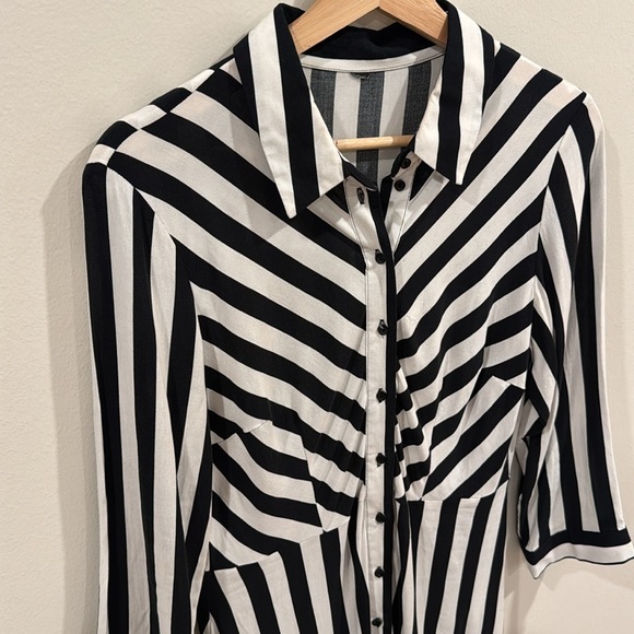 YAS Women’s Yassavanna Dress Black White Striped Button Down 2/3 Sleeves Size M - Picture 3 of 3